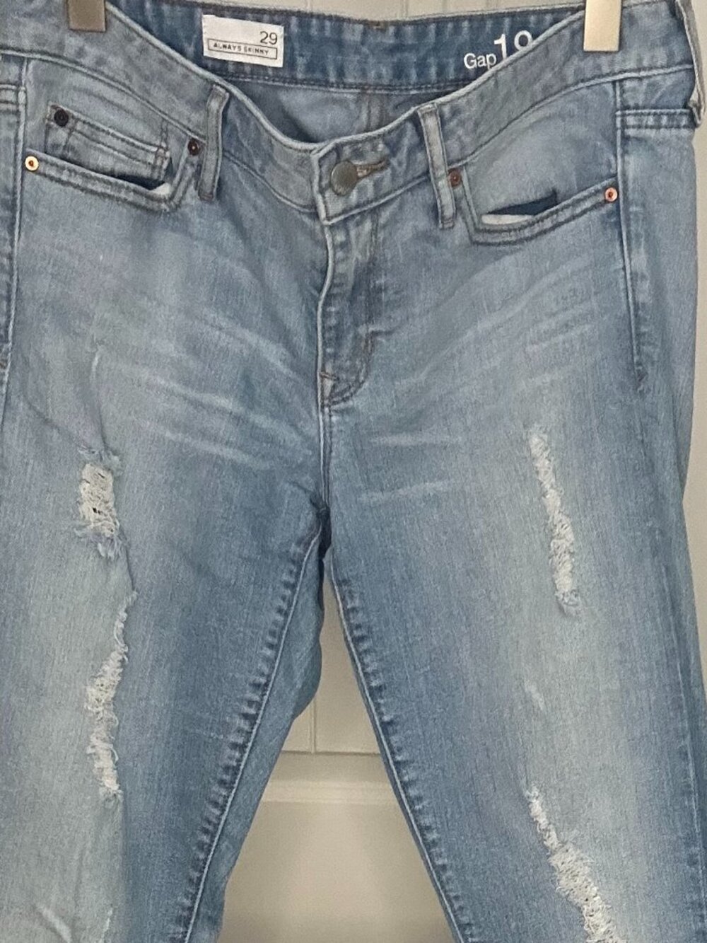 GAP Always Skinny Light Wash Distressed Jeans | size 29